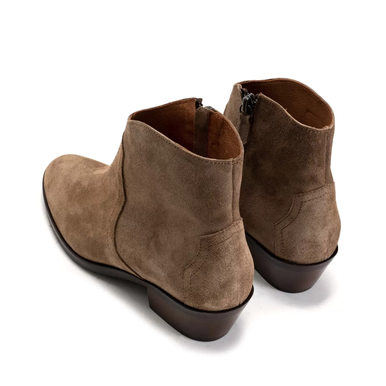 fiona_35_3-21.webp New Anonymous Copenhagen Fiona 35