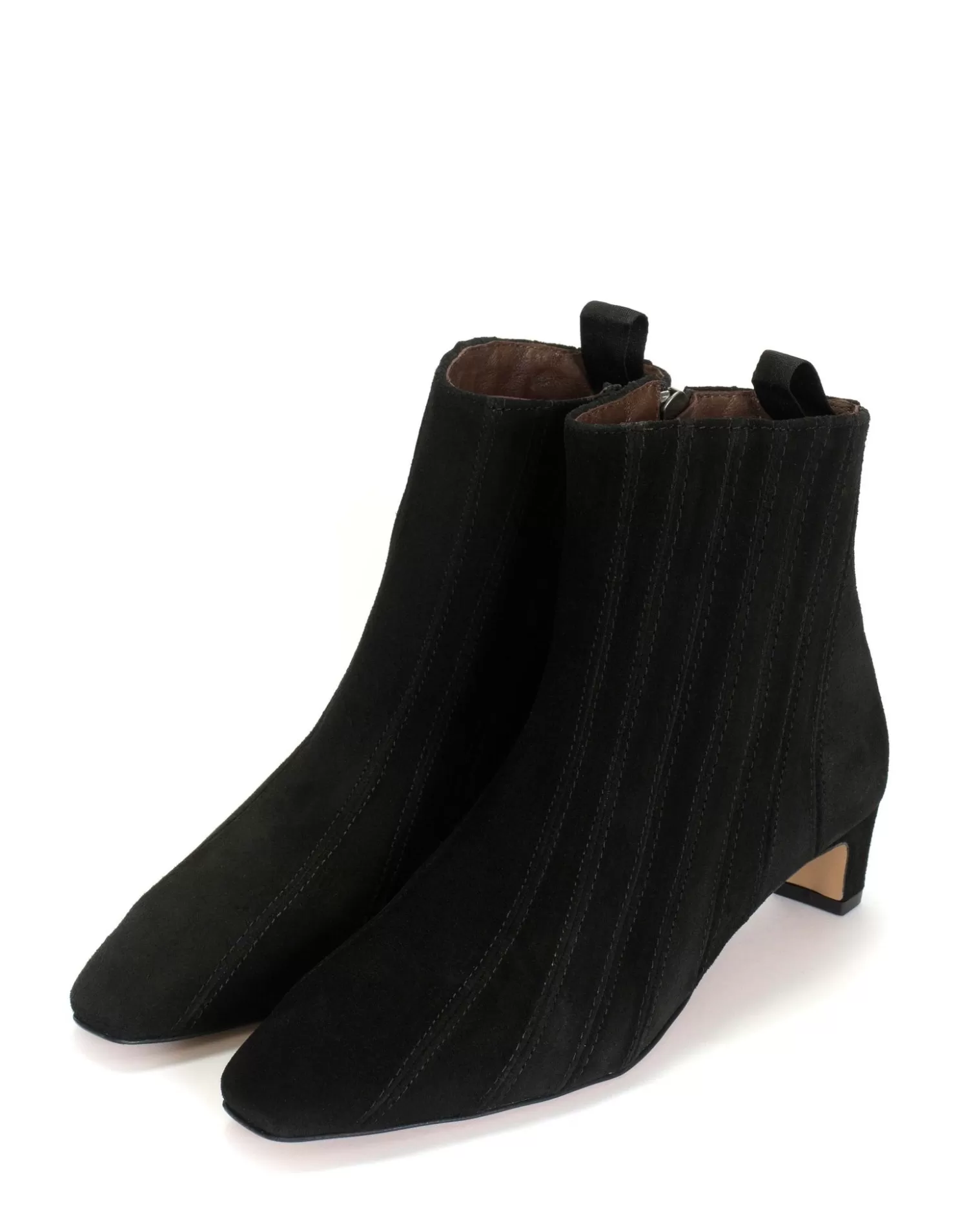 jelai_0.webp Discount Anonymous Copenhagen Jelai